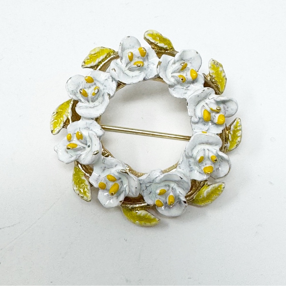 Vintage Enamel Flower Brooch Blue Metal Wreath Forget Me Knots Floral Brooch